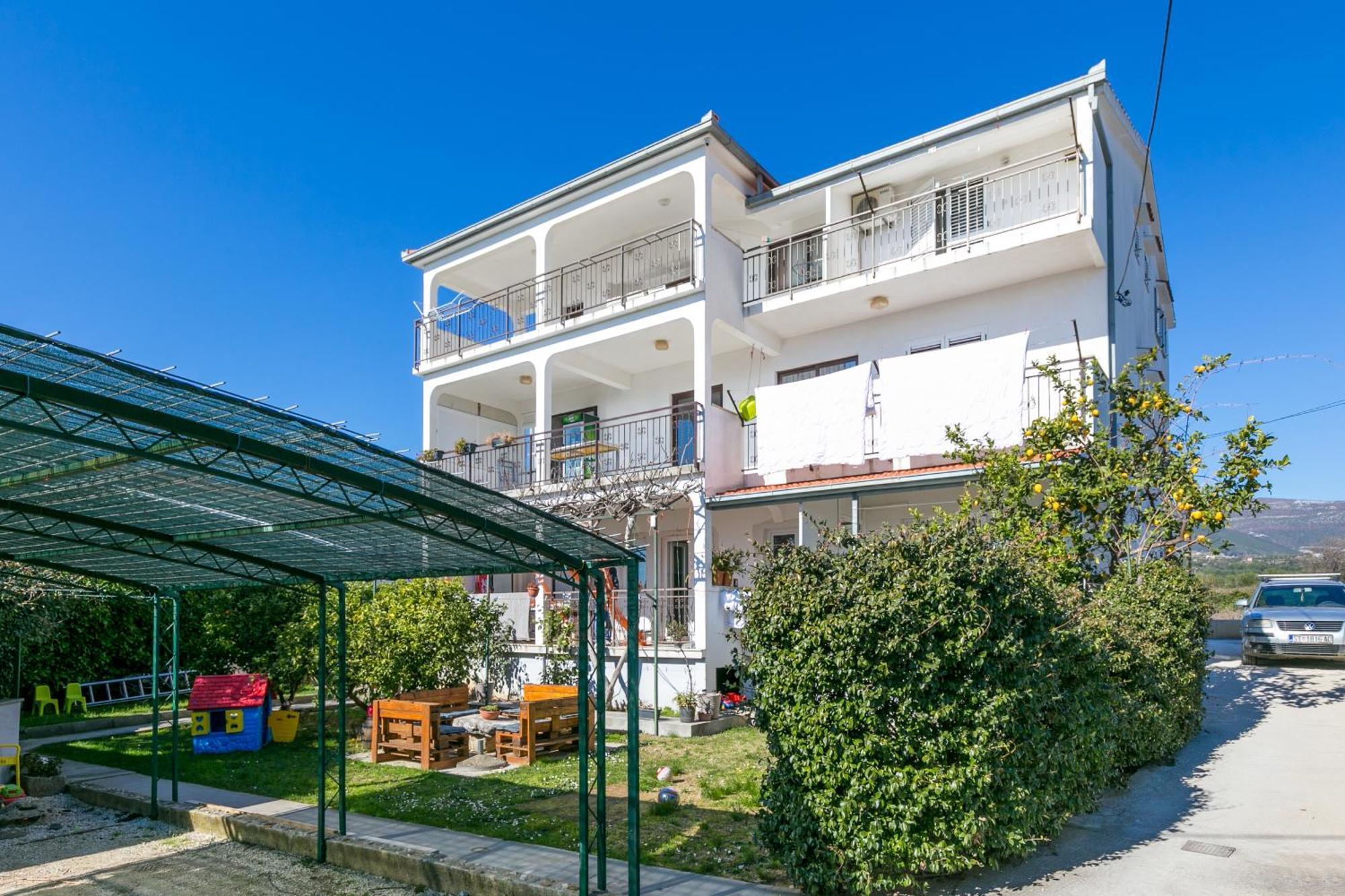 Apartments With A Parking Space Kastel Stafilic, Kastela - 21948 Exterior photo